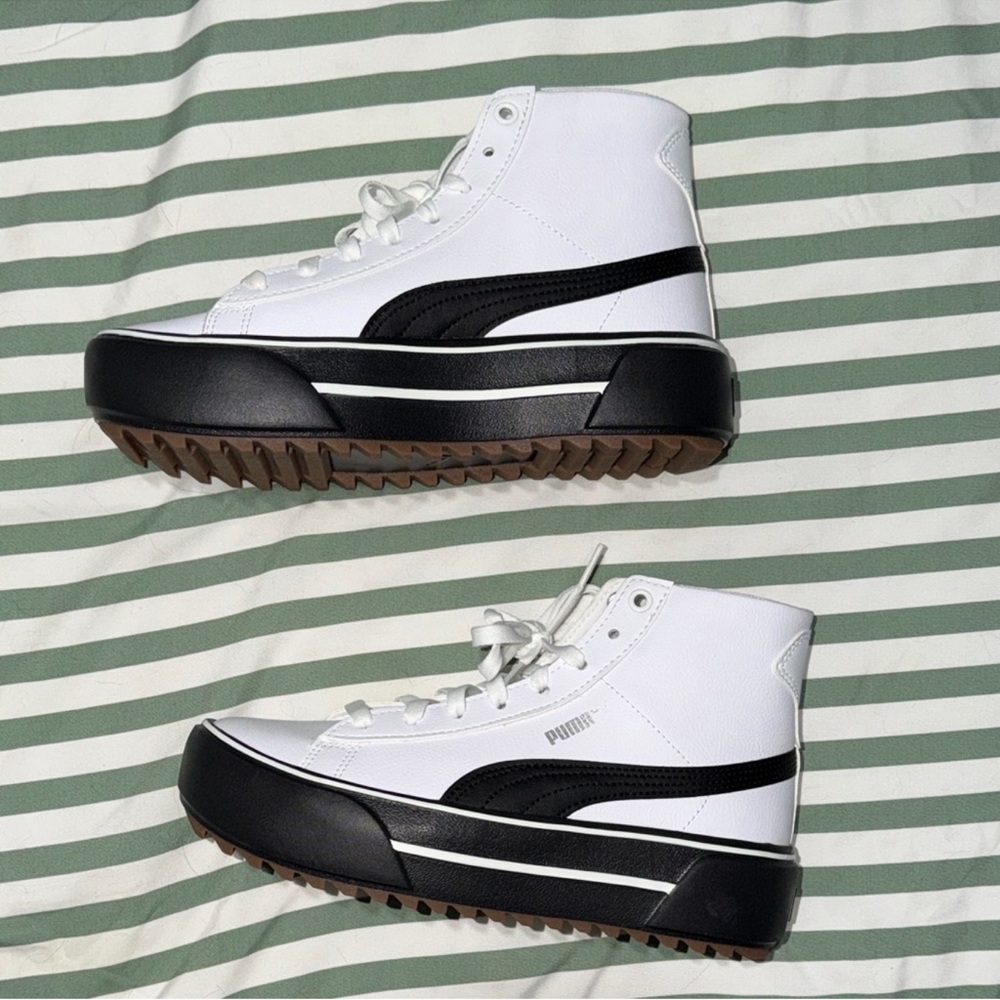 Puma Women's White and Black Platform Sneakers Never worn brand new!